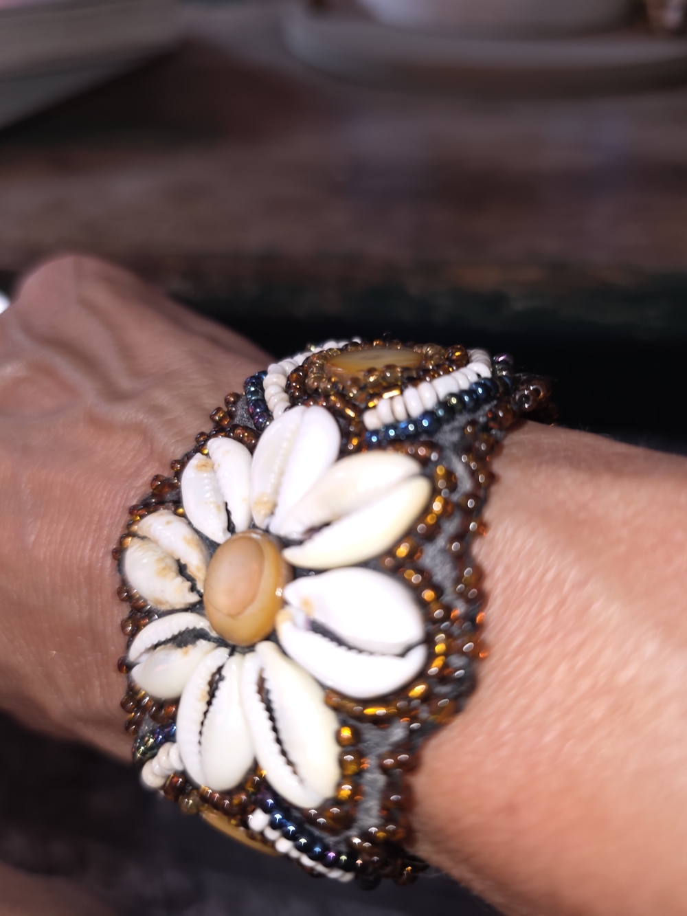 Source Unknown White Shell Daisy Beaded Bracelet with Brown Accents
